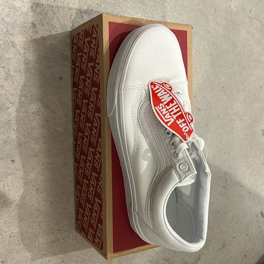 NEW Vans old skool true white canvas MENS 8.5/WOMENS 10